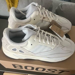 Yeezy Analog Boost 700 Size 13